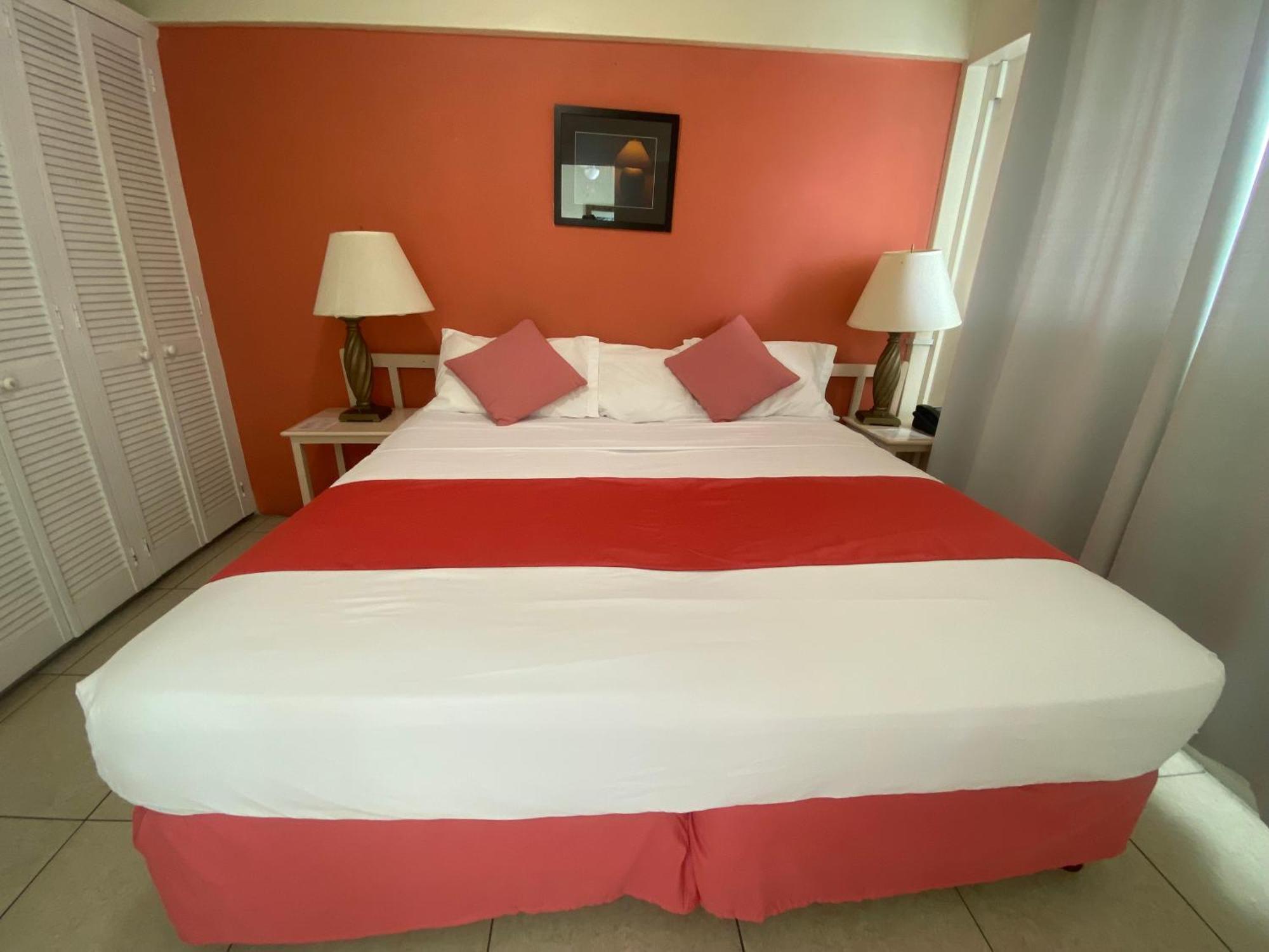 Melrose Beach Apartments Inc Bridgetown Rum bild